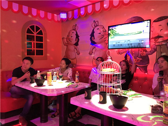 優(yōu)景業(yè)務一部聚餐射箭K歌大聯(lián)歡