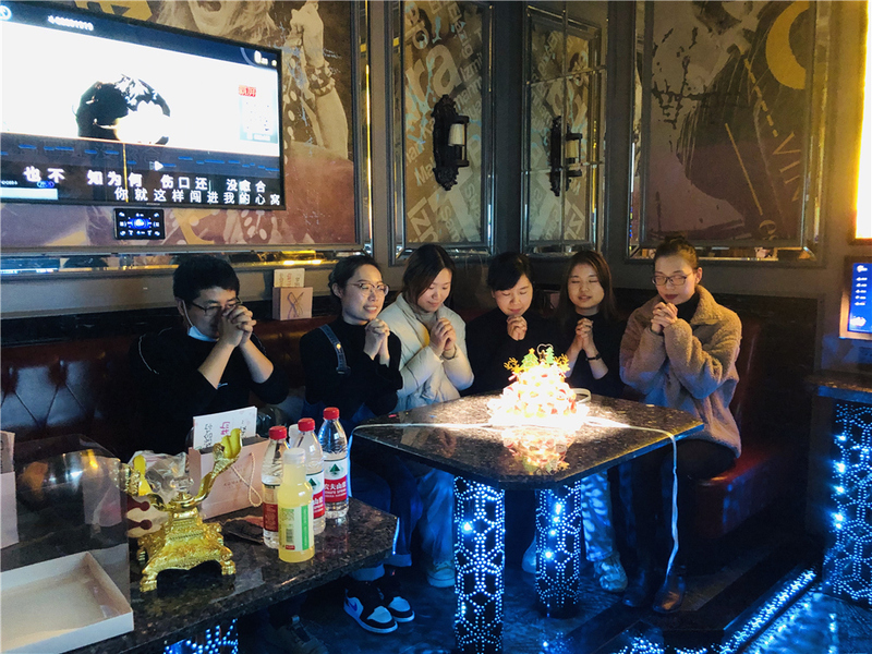 優勝業務二部的圣誕聚餐