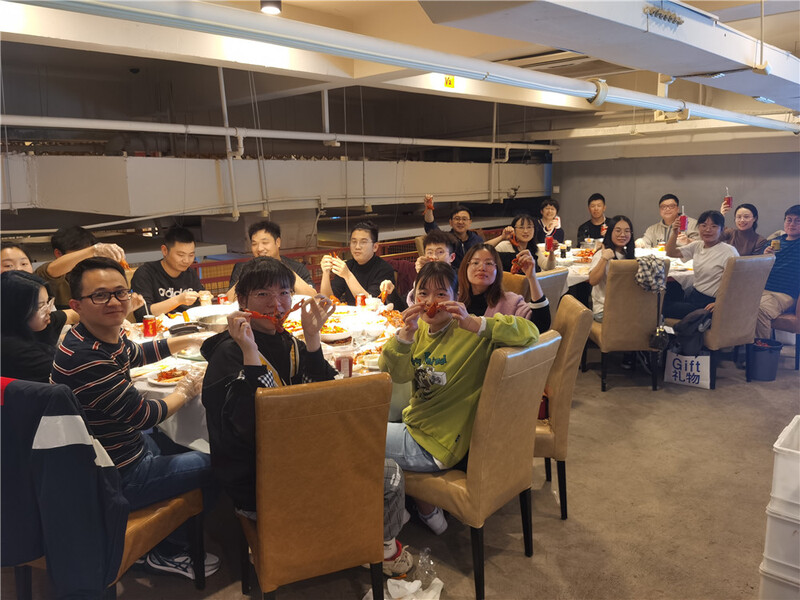 春意盎然百花香 綠時齊心沖牛年